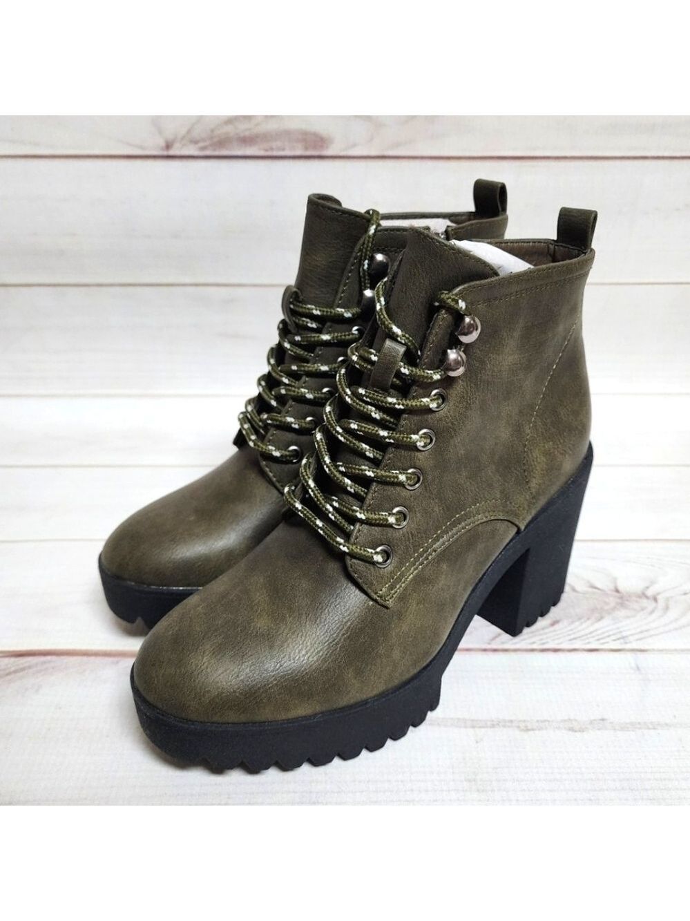 Seven7 Flatiron Boot in Olive Size 8 New In Box